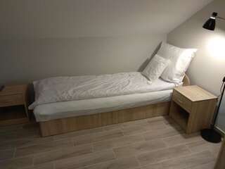 Отели типа «постель и завтрак» BB CONSUL Лодзь Стандартный двухместный номер с 2 отдельными кроватями и общей ванной комнатой-1